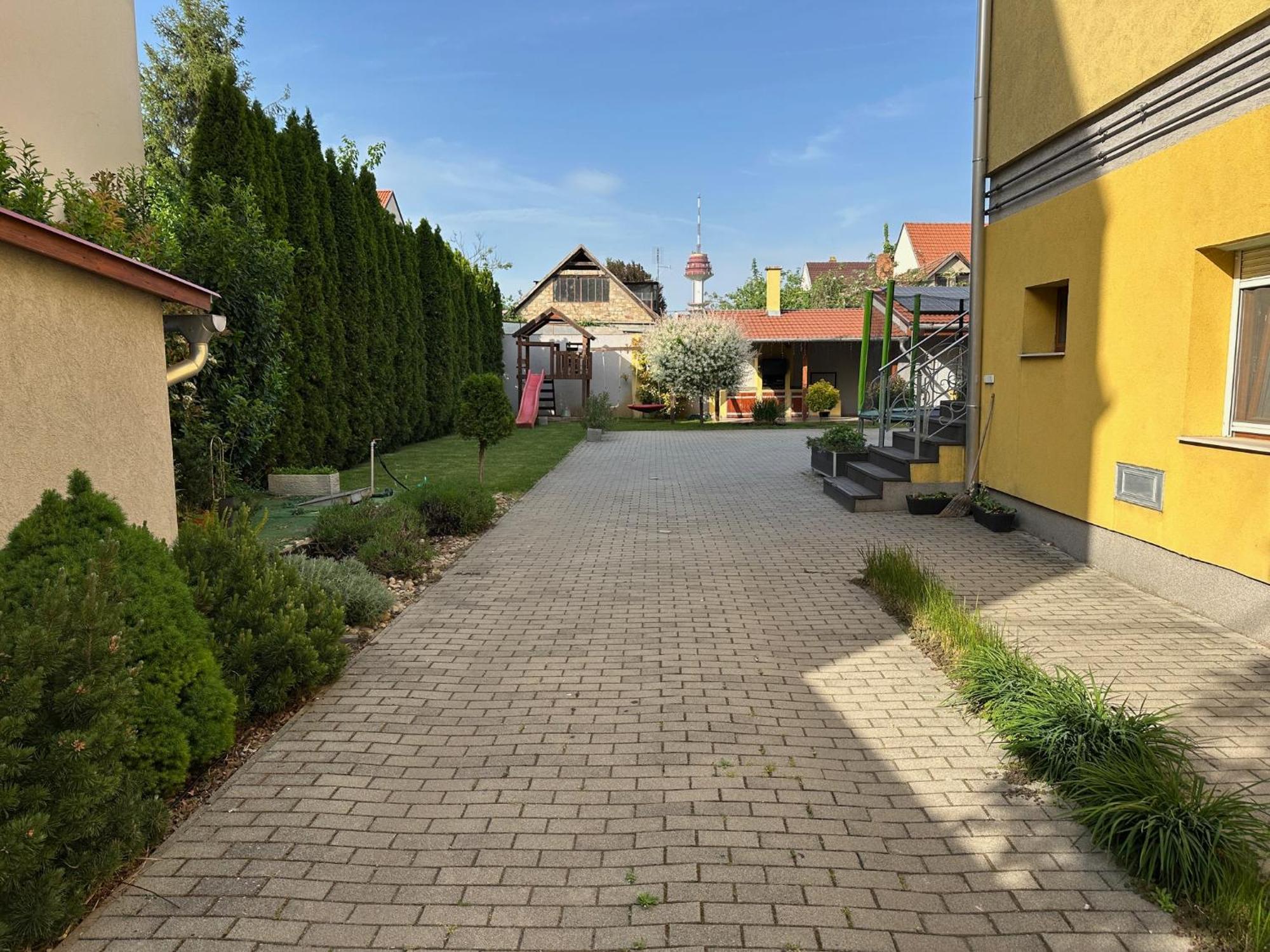 Arviz Apartman Сегед Экстерьер фото